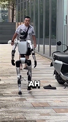 Chased by a robot😆 #shortvideo #funny #reaction