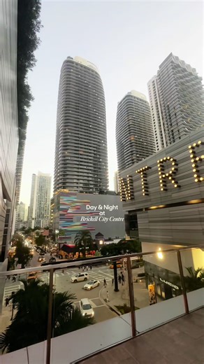 An exquisite night to shop, dine, and savor the view at the Centre! #brickellycitycentre #miami #brickellview