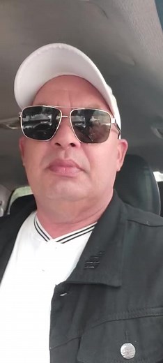 Héctor De León on Reels