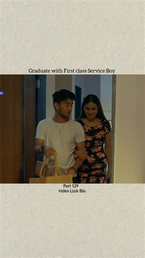 Priya Queen on Instagram: "Video Link Bio 🤤日本利用压电瓷砖将脚步转化为电能。这些瓷砖捕捉来自你脚步的动能。当你行走时，你的重量和动作会对瓷砖产生压力。瓷砖会轻微弯曲，从而产生机械应力。瓷砖内部的压电材料将这种应力转化为电能。每一步都会产生少量电荷，而数百万步结合在一起就能产生足够的电力来驱动 LED 灯、数字显示屏和传感器。在像涩谷车站这样繁忙的地方，每天大约有 240 万个脚步为这一系统作出贡献。这些电能可以被储存或立即使用，从而减少对传统电力来源的依赖，并支持可持续的城市基础设施。这种方法将日常运动转化为实用的可再生能源 #日本 #知识 #事实 #你知道吗 #推荐 #科技 #创新 #历史 #技术 #实验 #热门 日本利用压电瓷砖将脚步转化为电能。这些瓷砖捕捉来自你脚步的动能。当你行走时 #techwaseem 你的重量和动作会对瓷砖产生压力。瓷砖会轻微弯曲，从而产生机械应力。瓷砖内部的压电材料将这种应力转化为电能。每一步都会产生少量电荷，而数百万步结合在一起就能产生足够的电力来驱动 LED 灯、数字显示屏和传感器。在像涩谷车站这样繁忙的