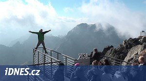 VIDEO: Výlet na Lomnický štít pro lenochy. Bez fyzičky a s trochou adrenalinu - iDNES.cz
