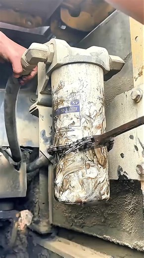 How to Change Filters on Heavy Machinery Efficiently