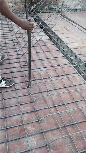 Installing Wire Mesh for Concrete Floors #constructiontips #youtubeshorts