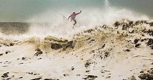 Nazaré Big Waves • Center of Portugal