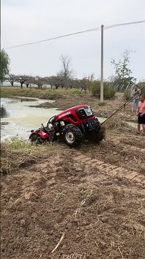 Excavator Rescues Tractor Stuck in River—Epic Recovery Process