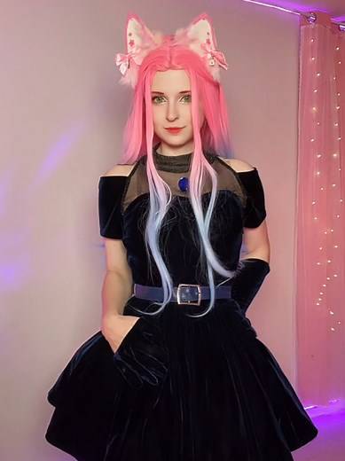 Mizi's Stunning Alien Stage Cosplay Showcase