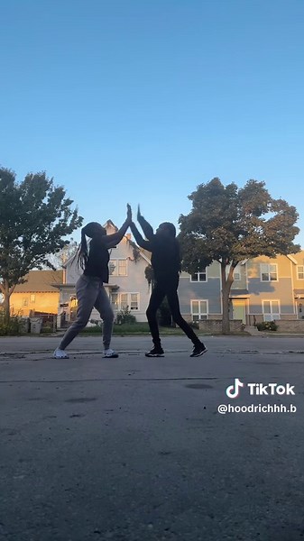 Milwaukee Dance Vibes: Learning Through Movement