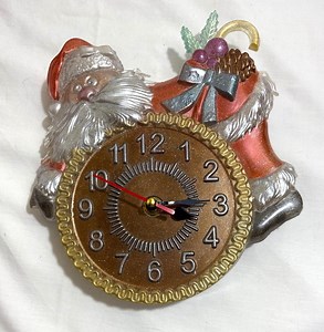 Resin Santa Battery Operated Clock | Christmas Mantel Decor | Festive Holiday Table Clock | Santa Claus Home Decoration Gift - Etsy
