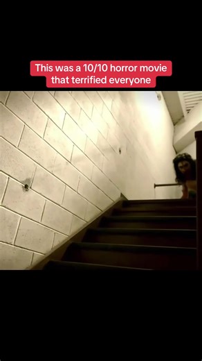 VHS (2016): A Terrifying 10/10 Horror Movie Experience