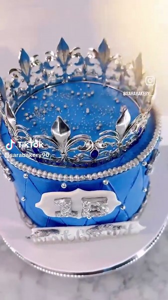 Pastel Real para Celebrar los 15 de Anthony