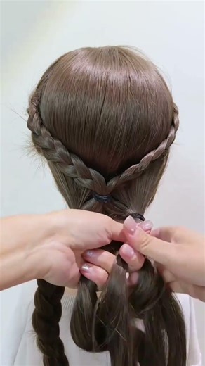 A tutorial for a noble and elegant updo style#Hairstyle tutorial#Updo tutorial#Simple and