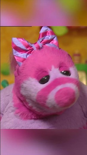 The cheerleaders we never knew we needed! #thefimbles #therolymoshow #rolymo #yugomigo #cheerleader