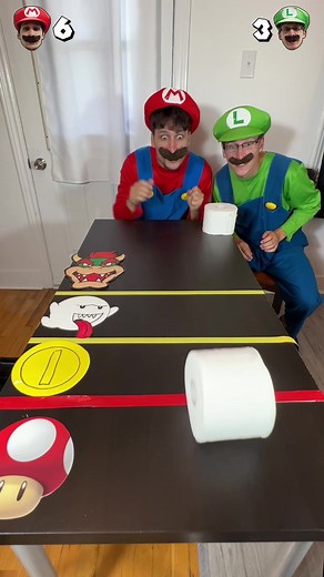 Mario vs Luigi Table Minigame Battle