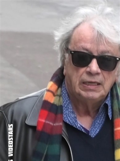 Hervé Vilard et Alain Turban aux obsèques de Georgette Lemaire à Paris 14 janvier 2026 #georgettelemaire #hervevilard