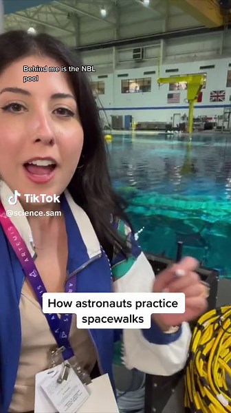 A typical simulation involves astronauts spending 6 consecutive hours in the pool 🫠 #science #scicomm #space #nasa