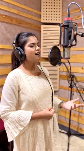 137K views · 6.1K reactions | “Shringaar” on loop ❤️ Music programming and mix- @nupsnine Master - @diganta.bordoloi #salimsulaiman #shankarmahadevan #bhoomi2025 | Nahid Afrin | Facebook