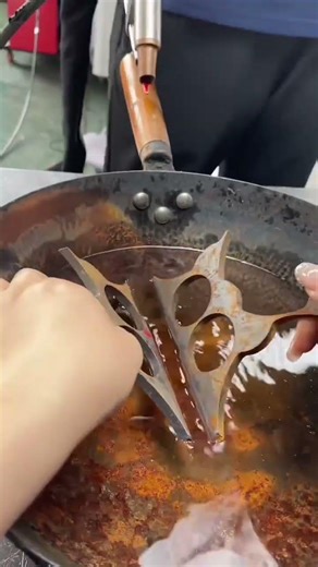 Handheld laser welding machine can be used for underwater weldingFish scale pattern welding