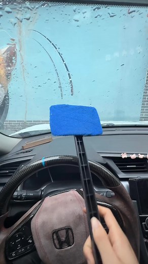 🚗 Crystal-Clear Windows in Seconds! No more bending, stretching, or streaks! This extendable windshield cleaner with a 180° swivel head makes car window cleaning fast, easy, and fun. 💨 🧽 Comes with 5 reusable microfiber pads — perfect for spotless results inside & out! ✨ Multi-purpose magic: works on cars, mirrors, glass doors, even TV screens. Compact, durable & chemical-free for effortless shine anywhere. 💪 Drive safer. See clearer. Clean smarter. | Limorence.com