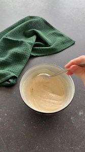 Pastasalat med pikantost og bacon🌿🥓 En skøn pastasalat der hitter både sommer og vinter, fx som tilbehør til grillmaden eller som selvstændig ret 🌿🥗 Se opskriften her —> https://madenimitliv.dk/pastasalat-pikantost/ | Maden i mit Liv