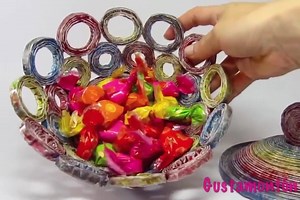 Comment fabriquer une petite corbeille à l'aide de papier journal Via : Gustamonton, manualidades. | Astuce de mamie