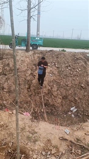 REAL LIFE BALANCE! The Most Dangerous Water Delivery In The World