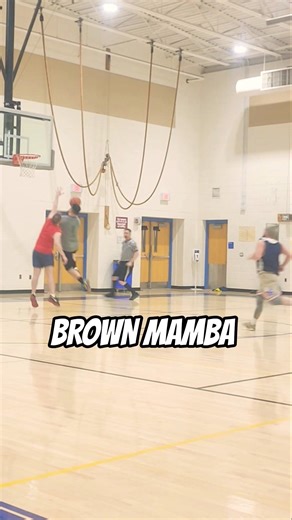 Brown Mamba footrace to the finish line ! #and1 #ref #under #pressure