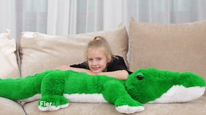 MorisMos Giant Alligator Stuffed Animal, 67inch Huge Plush Crocodile Toy, Large Alligator Plush Pillow, Oversized Stuffed Alligator Plush Gift for Kids, Toddlers, Boys, Girls, Bedroom Decor, Green
