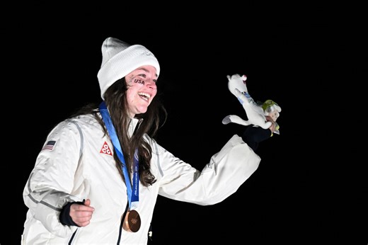 USA’s Farquharson clinches luge bronze with thrilling run