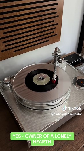 Vintage Acoustic Solid F.E. Review with Accuphase E-4000