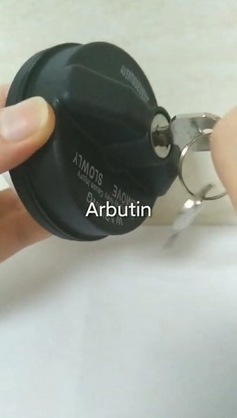 Locking Gas Cap with Key 05278655AB