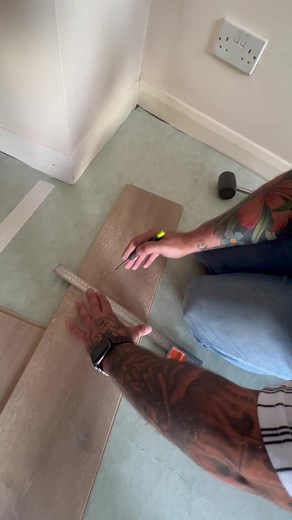 Tips for Installing Laminate Flooring on Angled Walls