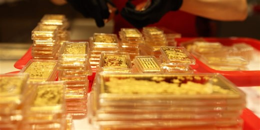 Gold rallies to record on trade war concerns and weaker dollar | Fortune