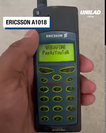 315K views · 1.9K reactions | Reviewing iconic old phones! | UNILAD Tech | Facebook