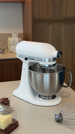 KitchenAid Nordics | 🤓 Did you know you can calibrate your Stand Mixer for flawless holiday baking? 1️⃣ Attach the Flat Beater, drop a coin of 10 cents or... | Instagram