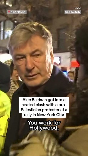 Actor #AlecBaldwin was escorted away by police after a confrontation with a protester at a pro-Palestinian rally in #NewYork.