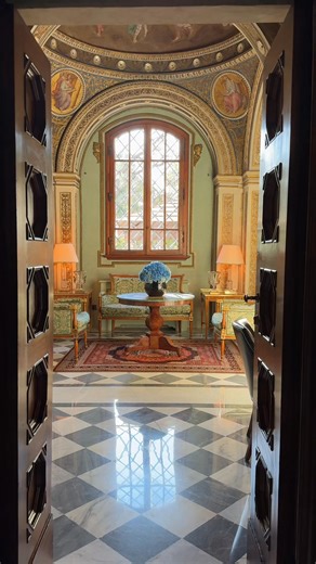 2.8K views · 38 reactions | La leggenda narra che nella nostra cappella rinascimentale i Medici origliassero le confessioni  Oggi, invece, potete ballare senza pensieri: i vostri segreti qui sono al sicuro ✨ | Four Seasons Hotel Florence | Facebook