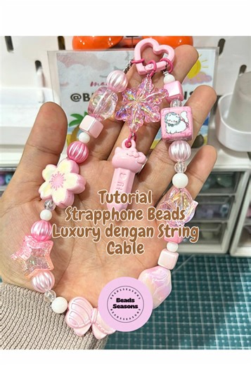 Strapphone pink luxury beads🌷🌷Kreasi lainnya bisa cek beranda🌸 beli bahannya klik link di bio🫶🏻 Yang mau beli produk online bisa langsung ke shopee Beadsseasons yah🎀 🛒 #meronce #tutorial #beadsseasons #strapphone #beads