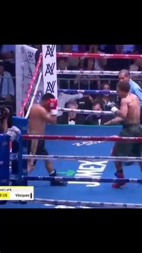 The triple hook in boxing is pure pressure. 🥊 No space to breathe. No time to reset. Just rhythm, power, and control from the first punch to the last. Right hook. Left hook. Right hook. This boxing combination builds explosive punching power, sharpens coordination, and keeps your opponent guessing. At Kombat Group Thailand, our boxing training focuses on solid fundamentals, smart combinations, and ring confidence, whether you’re perfecting technique on the bag or applying it in sparring. 💬 Wou