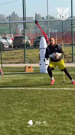 Club Sportif Constantinois on Instagram: "GOALKEEPER TRAINING⚽️🧤 #TheDean1898 #DimaCsc"
