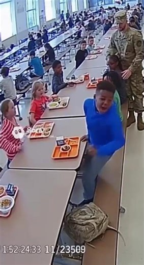USA Army Soldier Dad Surprises His Kids After Long Deployment