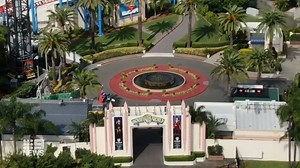 Village Roadshow has set a date to reopen its #GoldCoast theme parks! Further details on when the doors will open to the public: http://9Soci.al/vDW530qQEVc #9News | 9 News Gold Coast