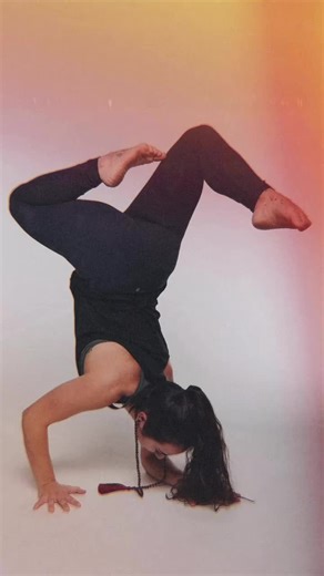Ari’s classes are where strength meets play. She blends advanced poses with precise alignment cues, grounding somatic practices, and strength-inspired flows to get you out of your head and into your body. Expect a challenge, but also space to explore—because yoga is humbling, silly, and meant to be fun. Whether you’re building strength, refining technique, or getting upside down, Ari’s goal is to help you feel more connected, confident, and at home in your body. we love you ari!🌞🙏
