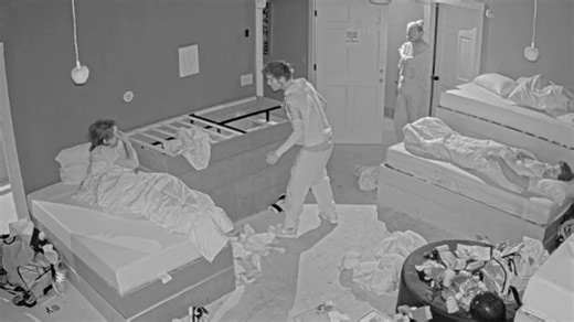 Fishtank's Alex 'Tweaker B' High on Meth & Drunk – Kept Everyone Awake All Night After TTS Pranked Him About James Drake #fishtanklive