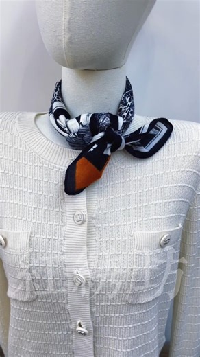Super Easy Scarf Tying Tutorial