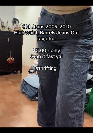 Old Jeans 2009-2010 High waist, Barrels Jeans,Cut ray,etc.. $5.00,- only Grab it fast ya! #thrifting