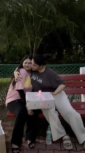 Her reaction says it all #bestfriend #surprise #gift #happy