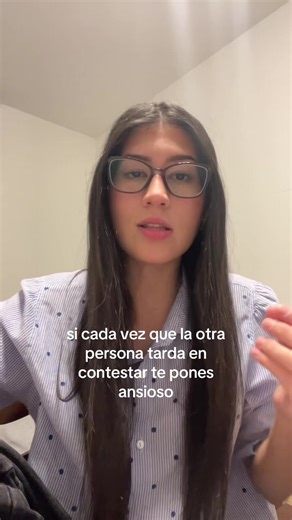 muchas reacciones como el miedo a que te dejen no vienen de la realidad, no vienen del presente, vienen del momento y la edad en la que se creó esa herida! #apegoansioso #casialgo #apego #migajera #relacionestoxicas