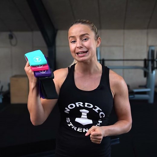 Træn ben- og balleøvelser med elastik: 3 øvelser m. Booty Band (GUIDE)