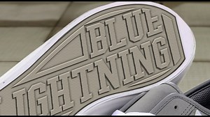 Photoshop tutorial: How to make a custom, shoe print design