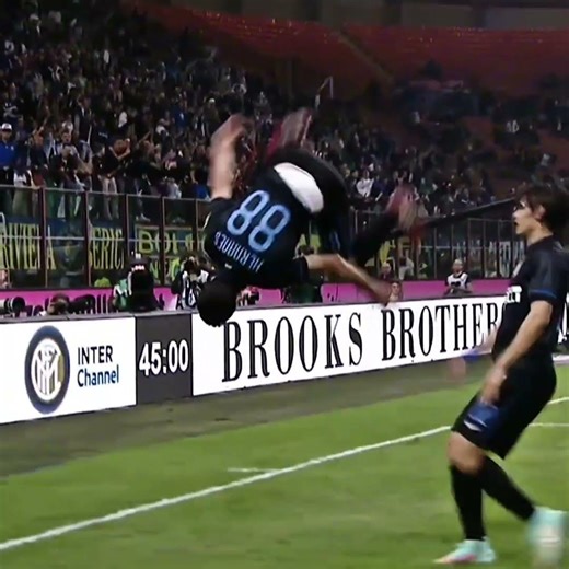 moments 5 footballers' acrobatic celebration #football
